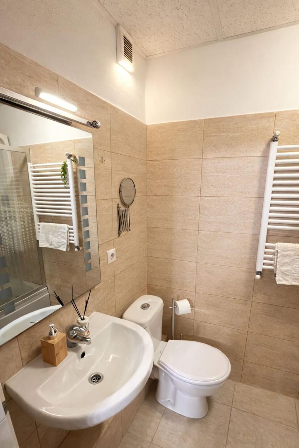 Downtown Comfort Studio - Stay different Apartment in Bucharest