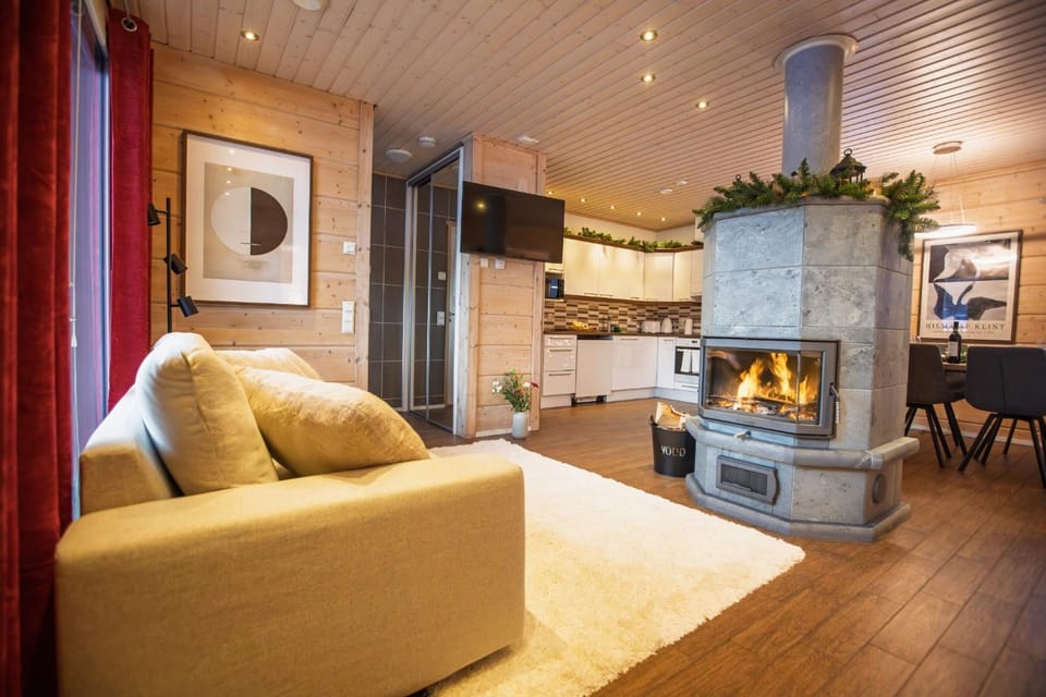 Sonka Resort Lakeside Villa with Private Sauna & Hot Tub Villa in Rovaniemi