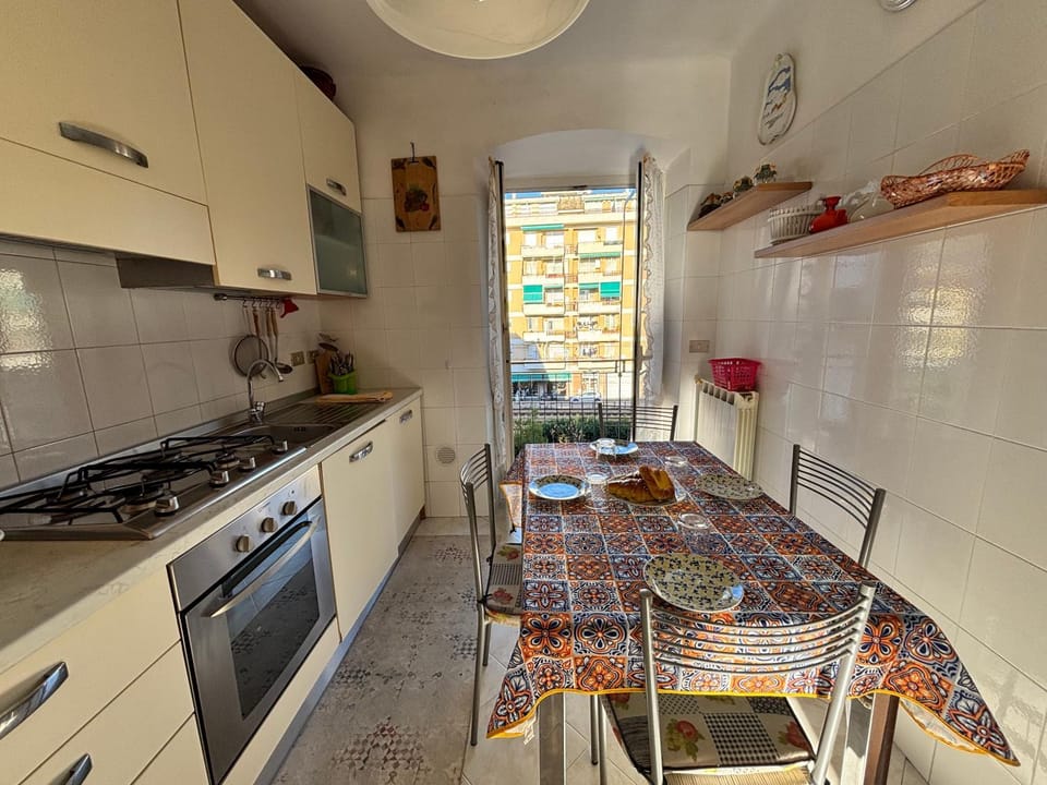 Balcony/Terrace, Kitchen or kitchenette, oven, stove