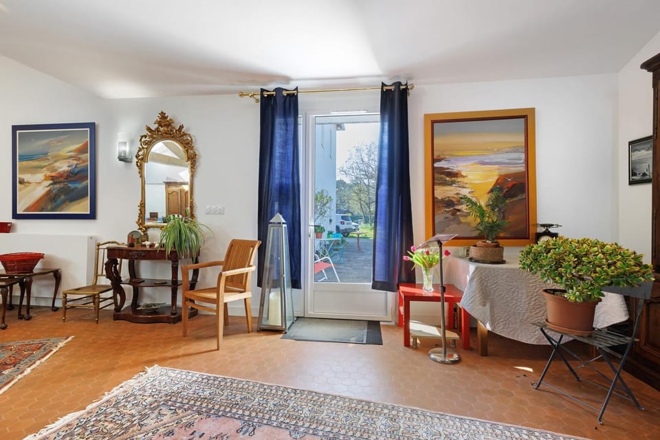Property building, Living room