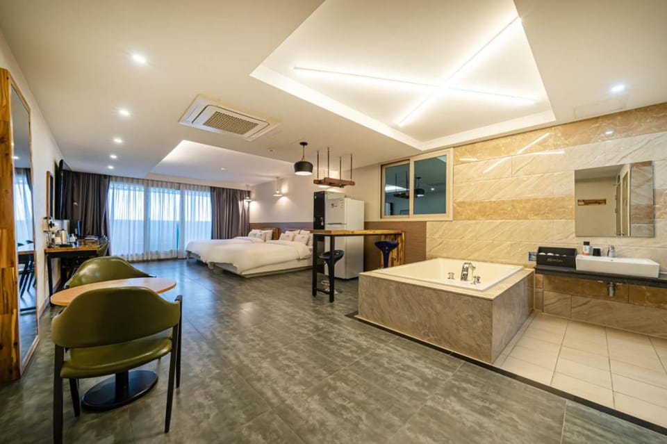 Bed, Bathroom, Living room, Bedroom