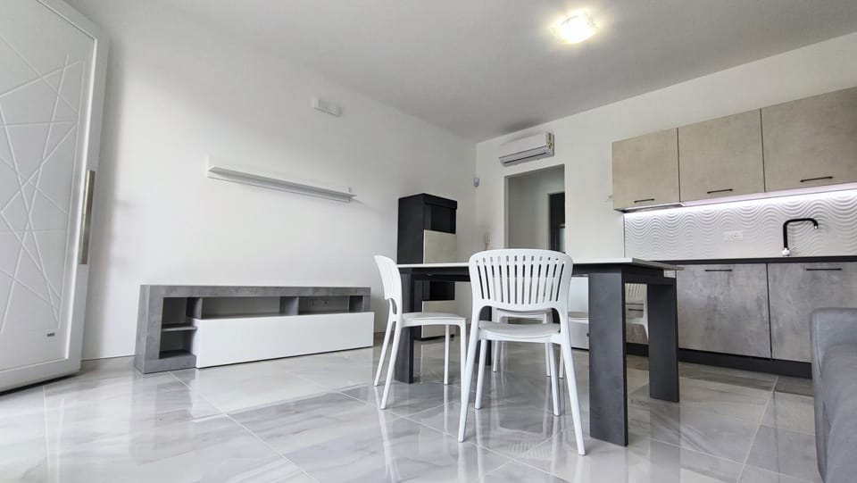 Property building, Kitchen or kitchenette, Living room