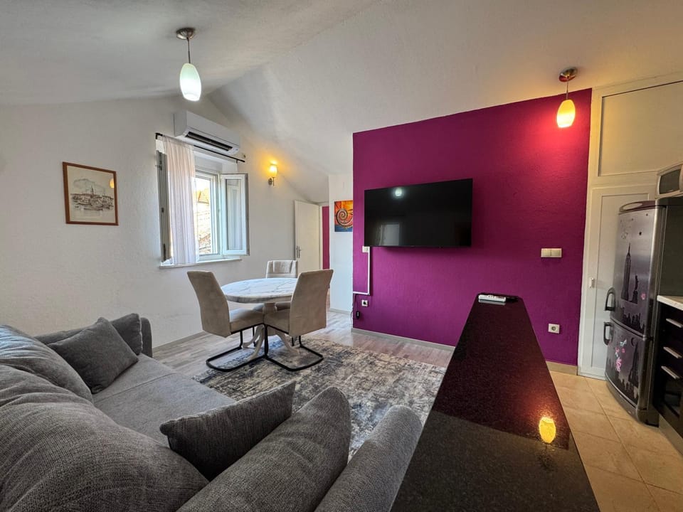 Romantic Getaway Near the Harbor Apartment in Dubrovnik-Neretva County