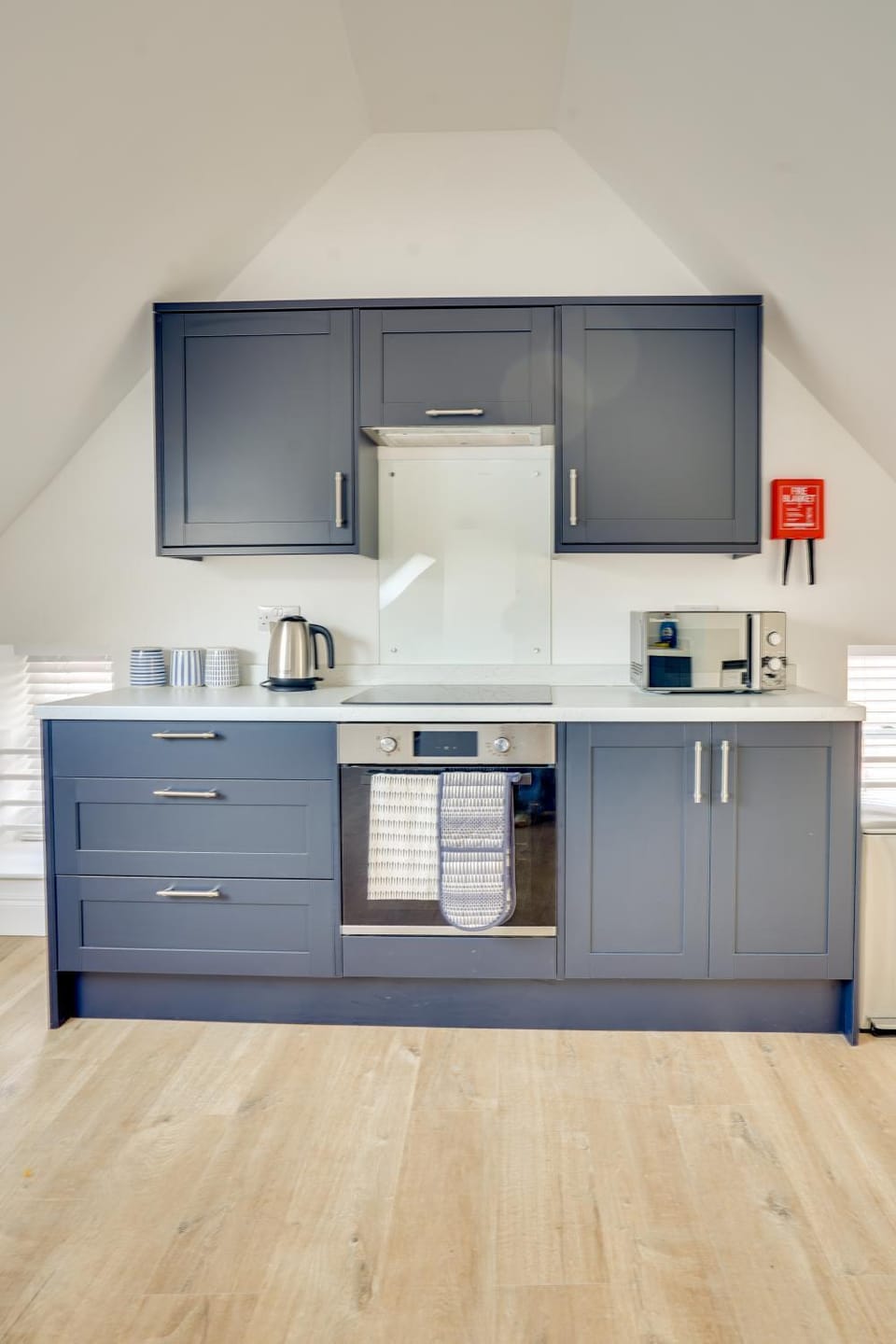 microwave, oven, stove, kitchen
