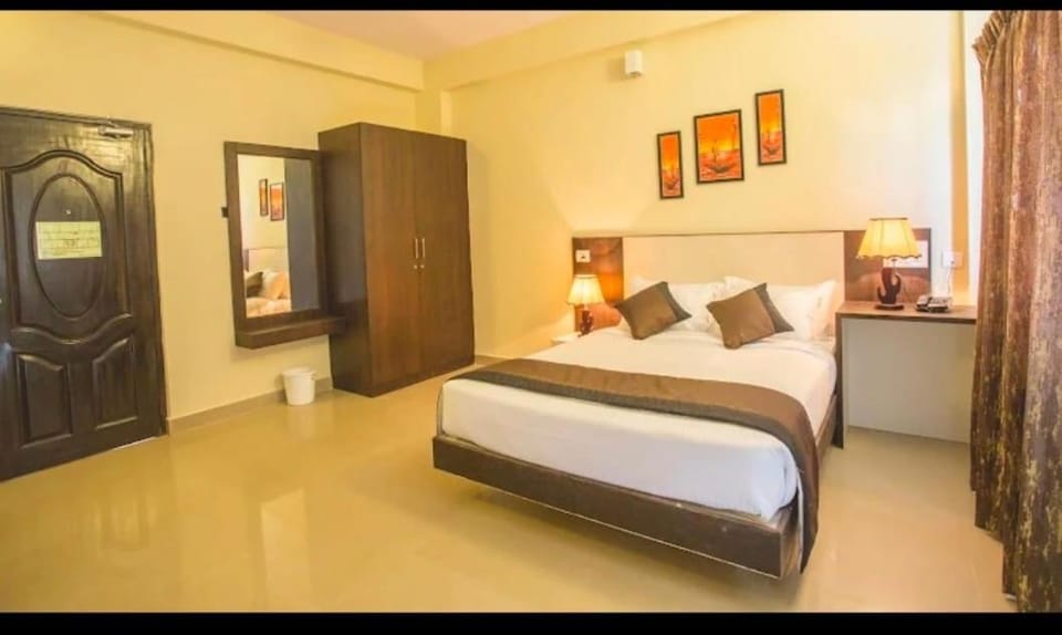 Daffodil Suites Hotel in Maharashtra