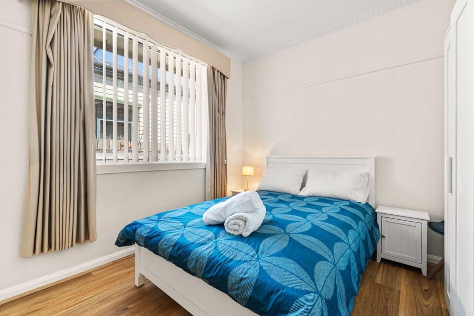 Gorgeous 3BR 1.5Bath AC in Every BR ｜ brick house House in City of Monash