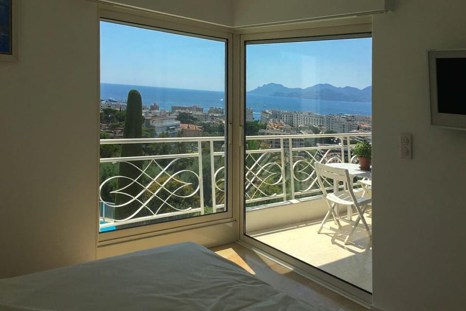 Sea view apt with-pool-Cannes festival Apartment in Cannes