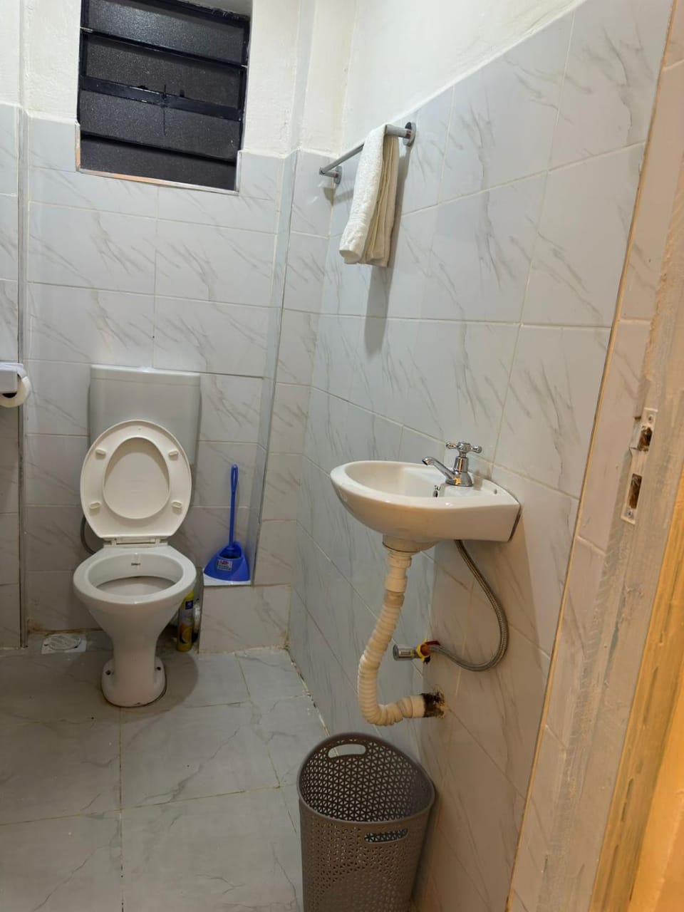 Cozy Budget Studio Near Transport with Workspace Apartment in Nairobi