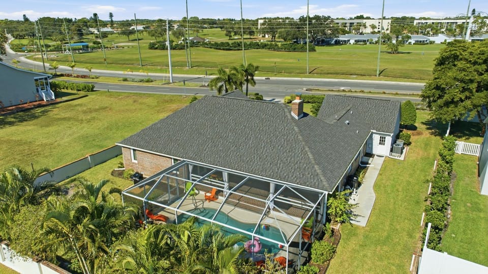 Patio, Bird's eye view, Garden, Golfcourse, Swimming pool