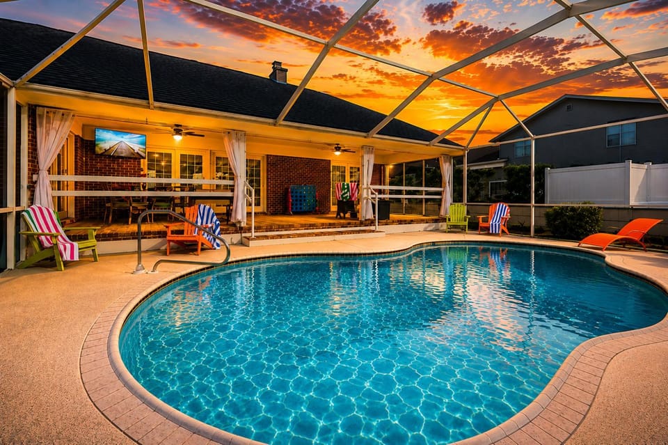 Patio, TV and multimedia, View (from property/room), Seating area, Dining area, Swimming pool, Sunset, sunbed