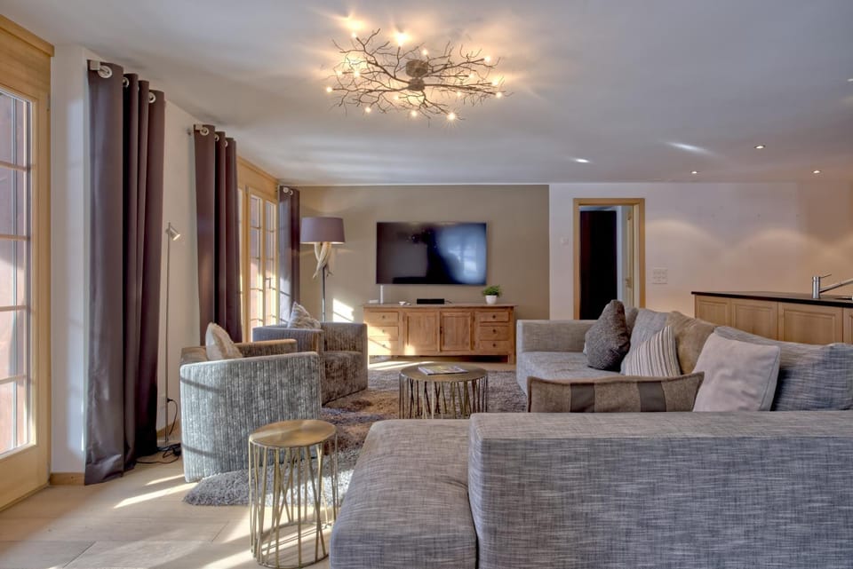 TV and multimedia, Living room, Seating area