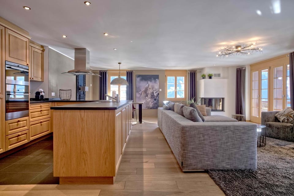 Kitchen or kitchenette, Living room, Seating area