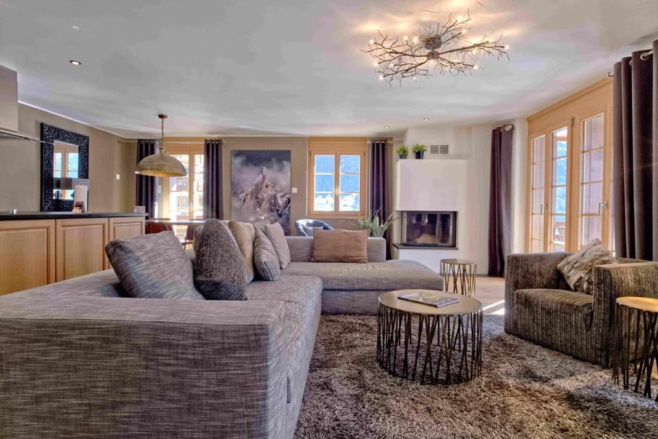 Living room, Seating area