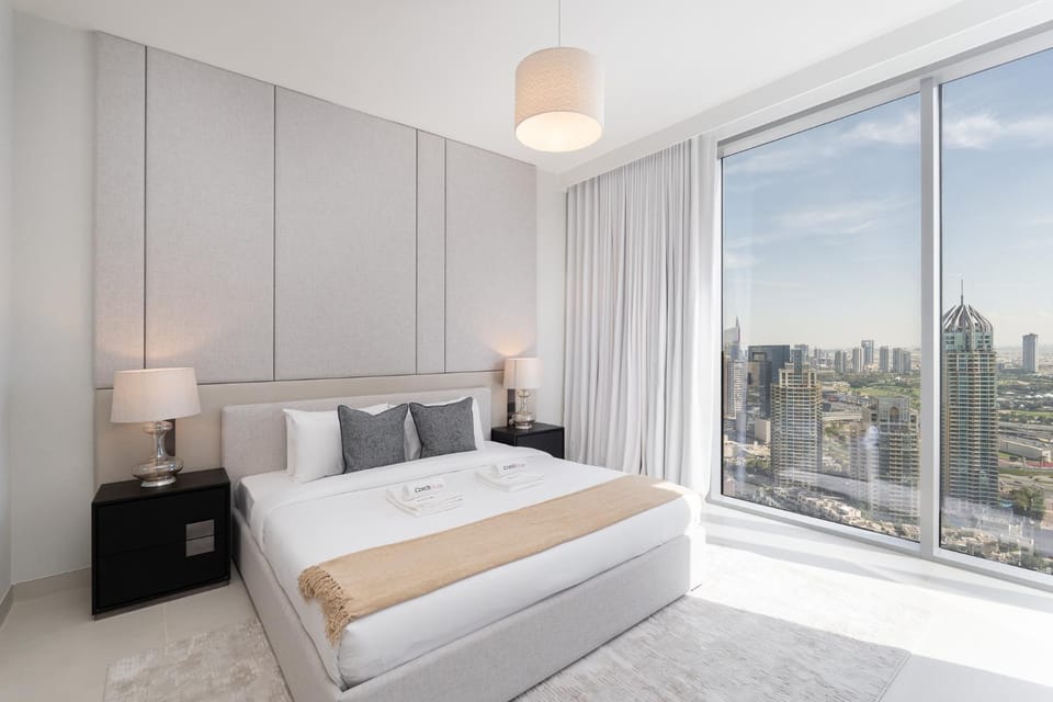 Elegant 1BR LIV Marina Dubai World-Class Amenities Apartment in Dubai