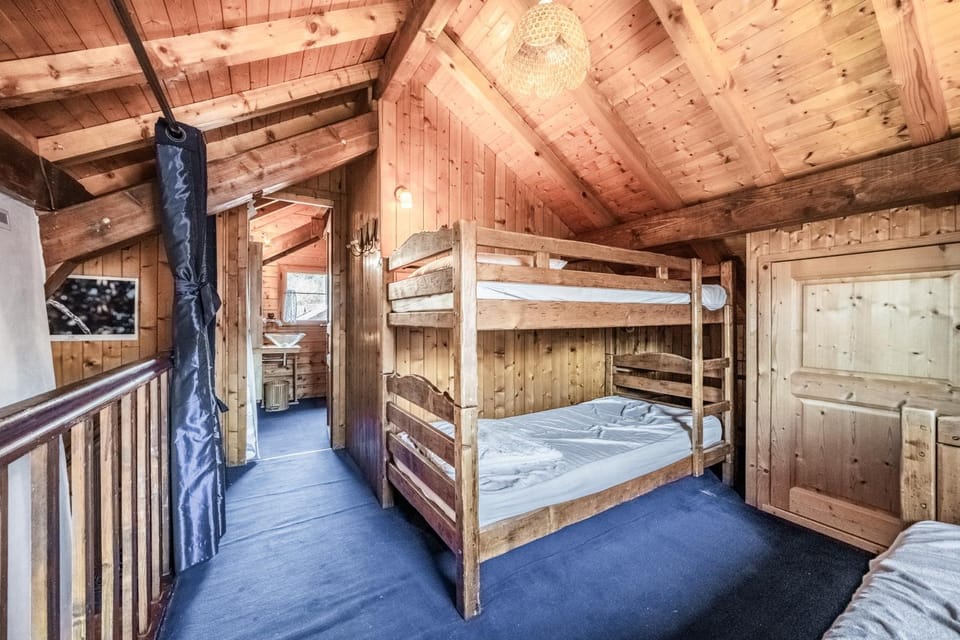 Property building, Living room, Bedroom