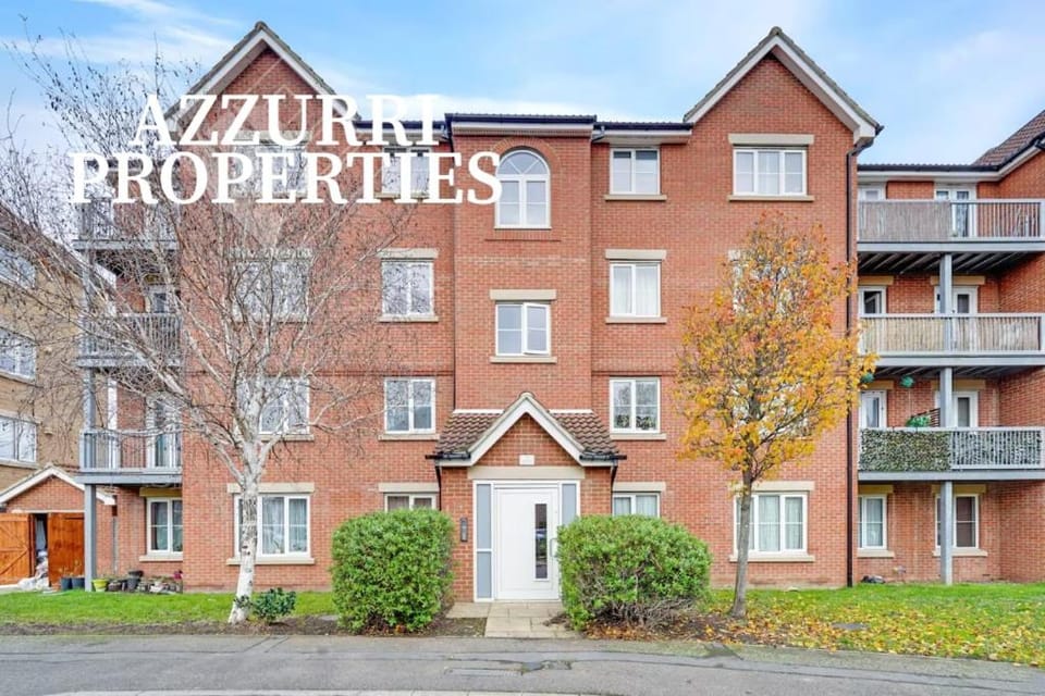 Property building, Neighbourhood