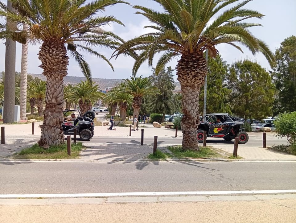 Neighbourhood, Natural landscape, Parking