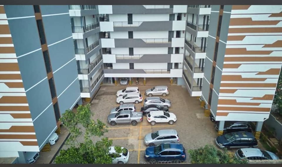 Luxury Calm Stay with Gym, Rooftop Views, Kampala Apartment in Kampala