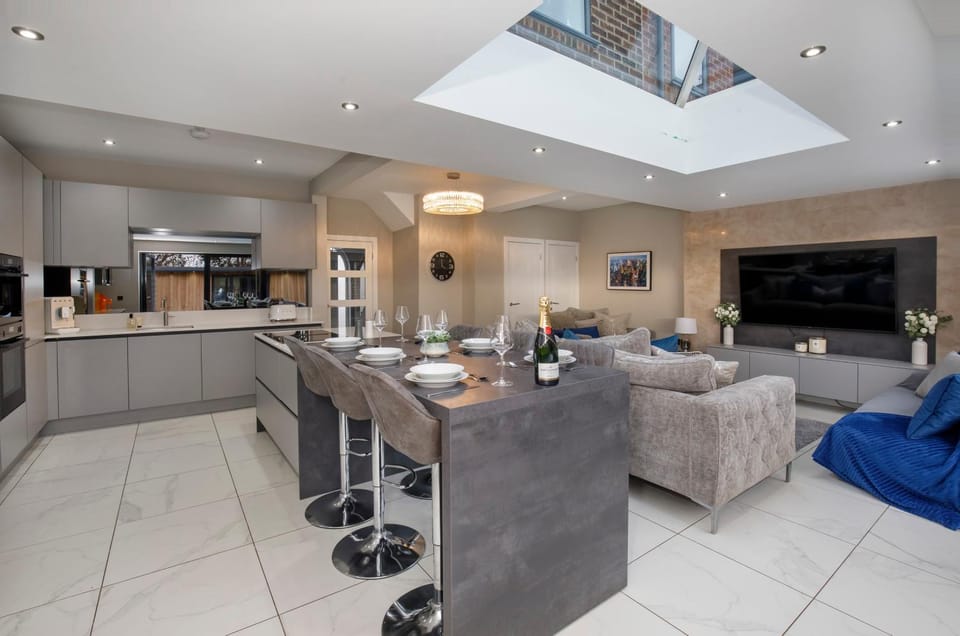 Living room, Dining area, kitchen
