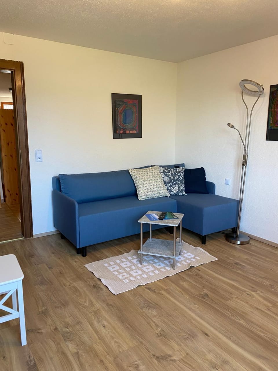 Einzelzimmer am Homboller Hof mit Gemeinschaftsraum Vacation rental in Baden-Württemberg