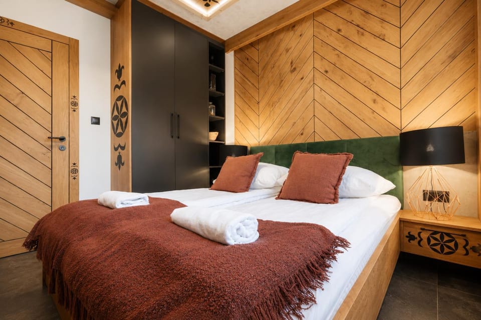 Bed, Photo of the whole room, Bedroom, towels, wardrobe