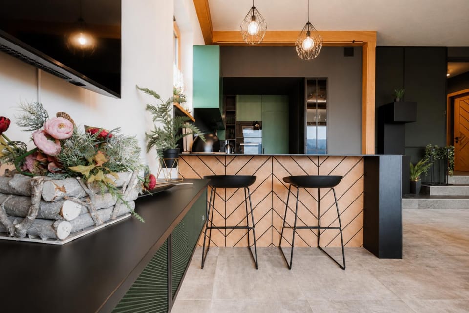 Kitchen or kitchenette, Living room, Seating area, Dining area