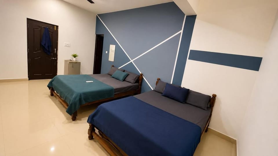 Bedroom, bunk bed