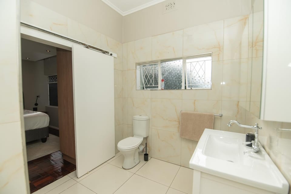 The Valley Escape - Cozy Corner House in Port Elizabeth