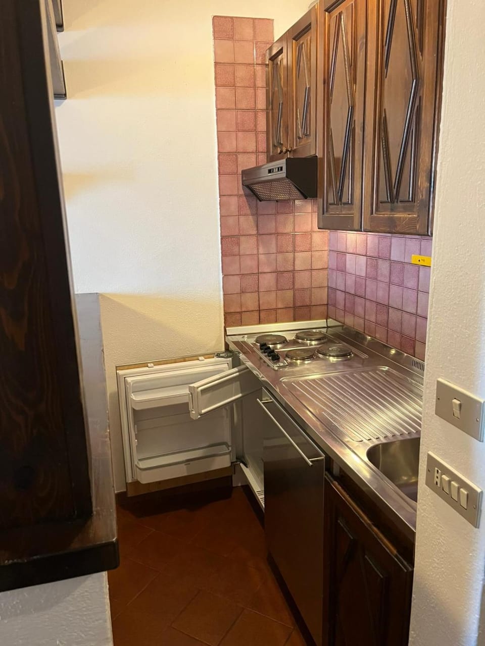 Kitchen or kitchenette, dishwasher