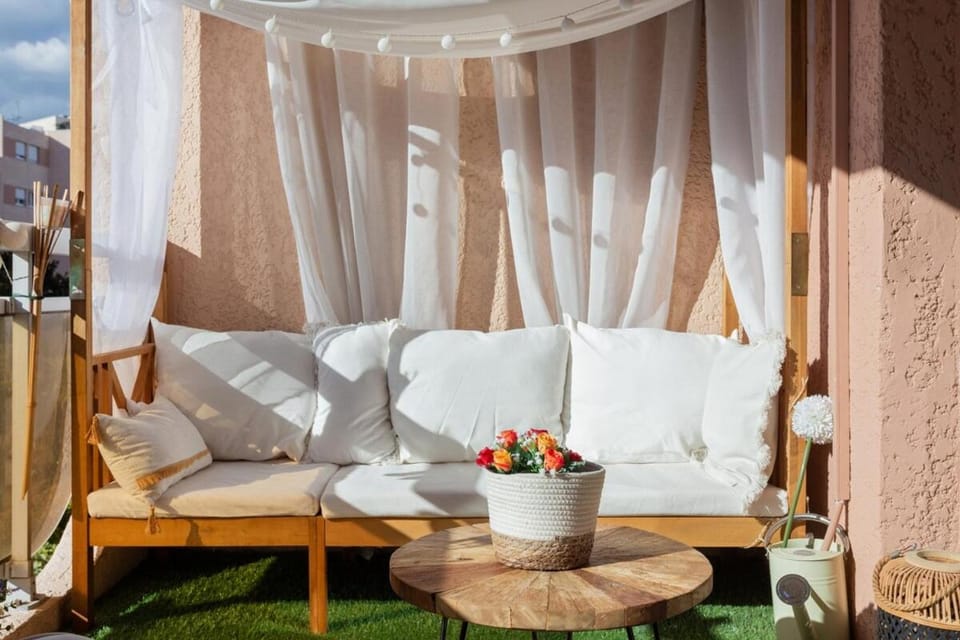 WeHost- CORNICHE Soleil Couchant 2 chambres 4pers,Parking,Piscine Apartment in Nice