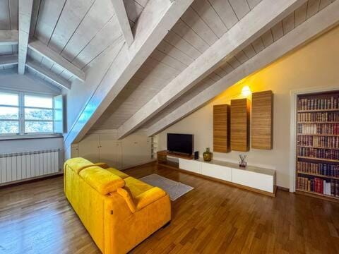 Communal lounge/ TV room, TV and multimedia, Seating area, Evening entertainment