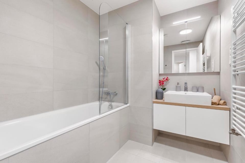 Shower, Bathroom, Bath, towels