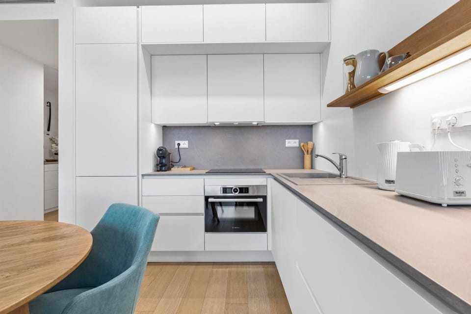 Coffee/tea facilities, Kitchen or kitchenette, Dining area, dishwasher, minibar, oven, pet friendly, stove, toaster