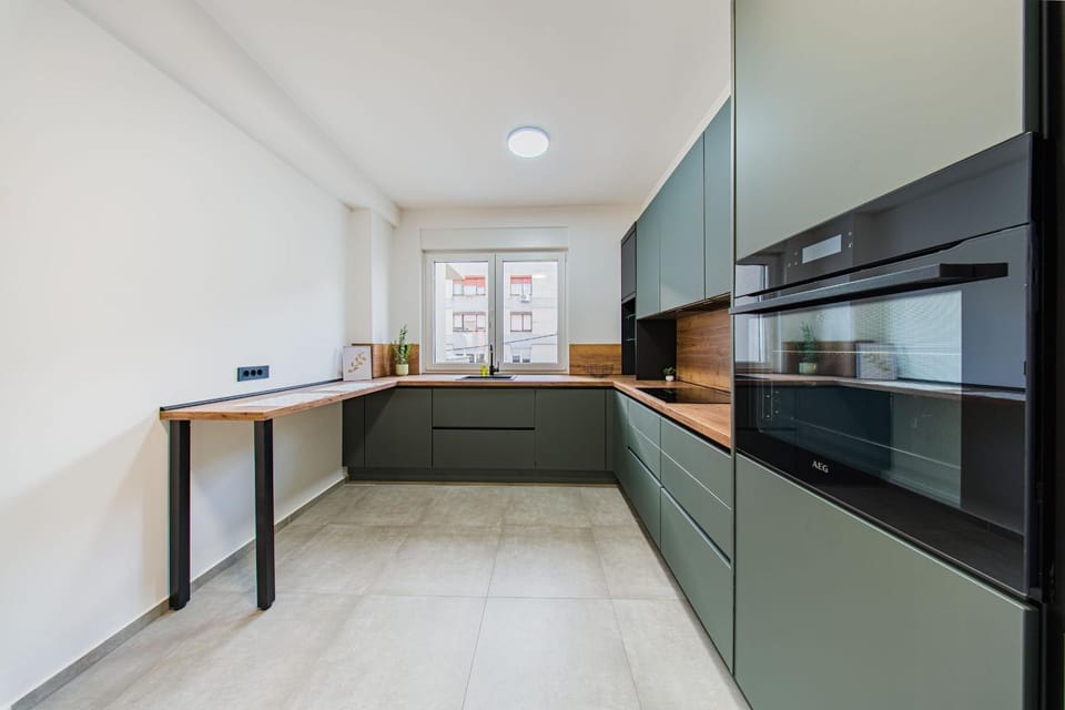 Kitchen or kitchenette, oven, stove