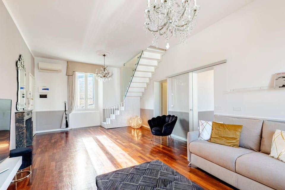 Living room, Seating area, locker, air conditioner, air conditioner