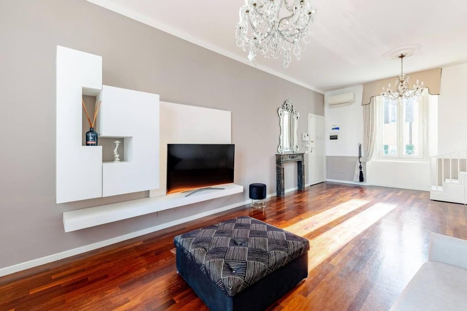 Communal lounge/ TV room, TV and multimedia, Living room, Seating area, Evening entertainment, furniture