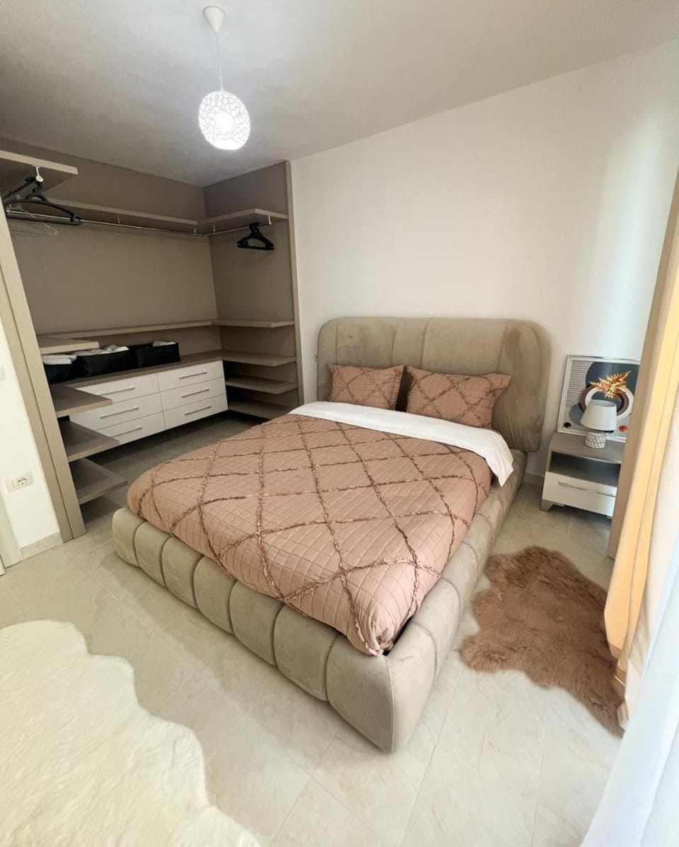 Bed, Photo of the whole room, Bedroom, wardrobe