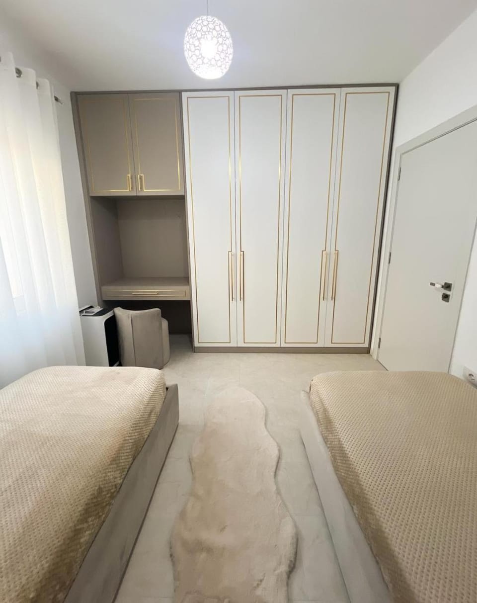 Bed, Photo of the whole room, Bedroom, wardrobe