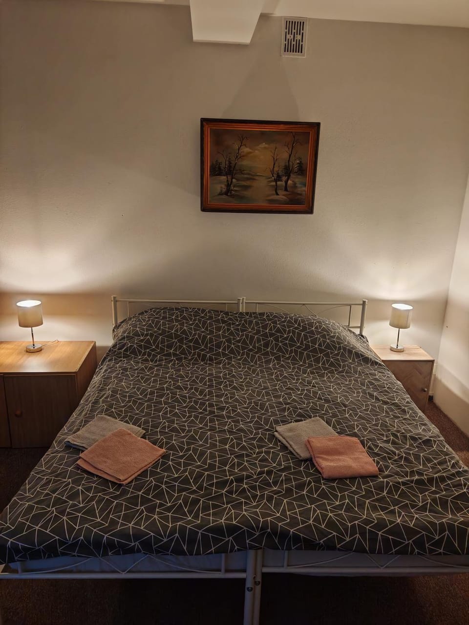Bed, Photo of the whole room, towels