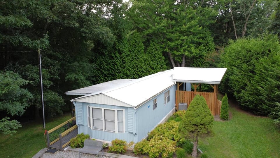 ShortLong Stays Welcome! Hot tub, Dog Friendly! House in Asheville