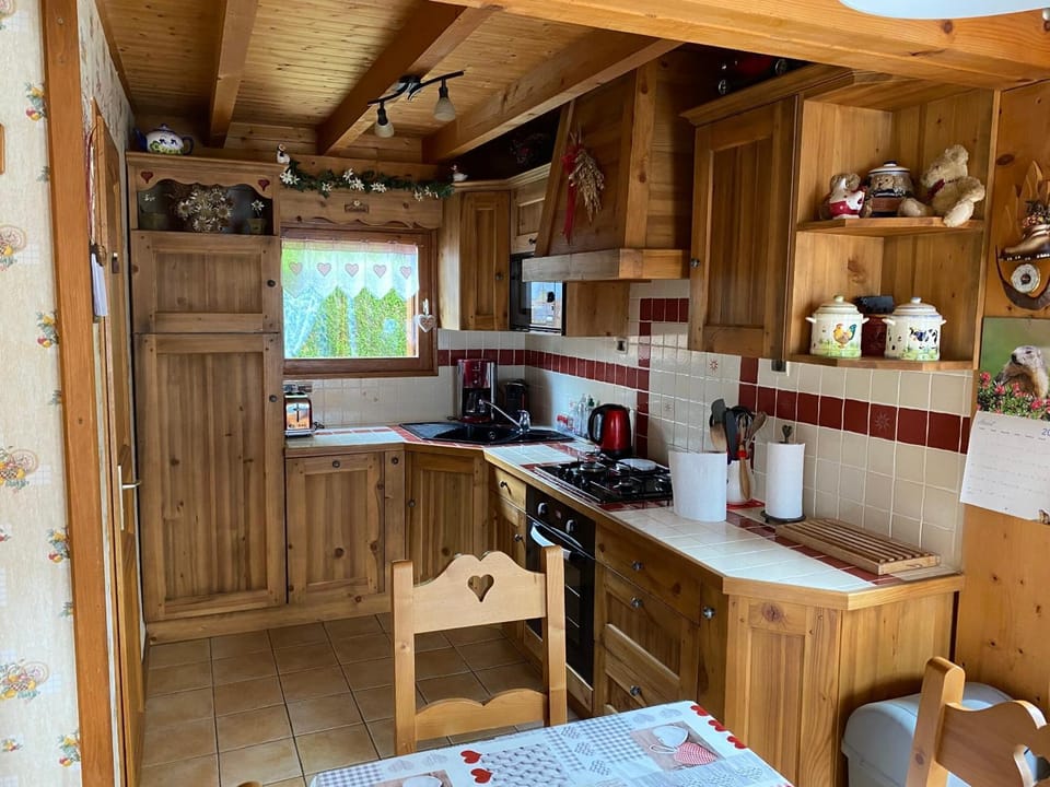 Kitchen or kitchenette, Living room