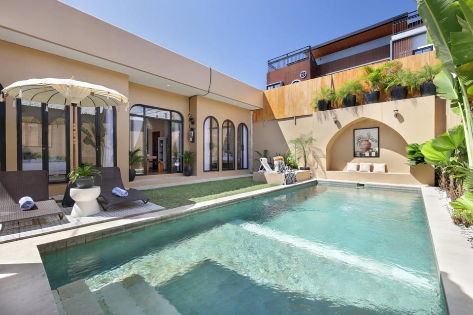 Swimming pool, Swimming pool