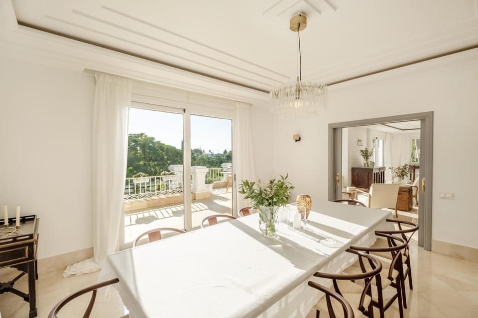 View (from property/room), Seating area, Dining area