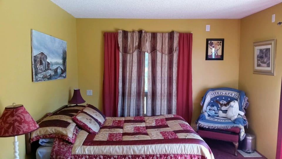 Patio, Nearby landmark, Bedroom, Landmark view, Mountain view