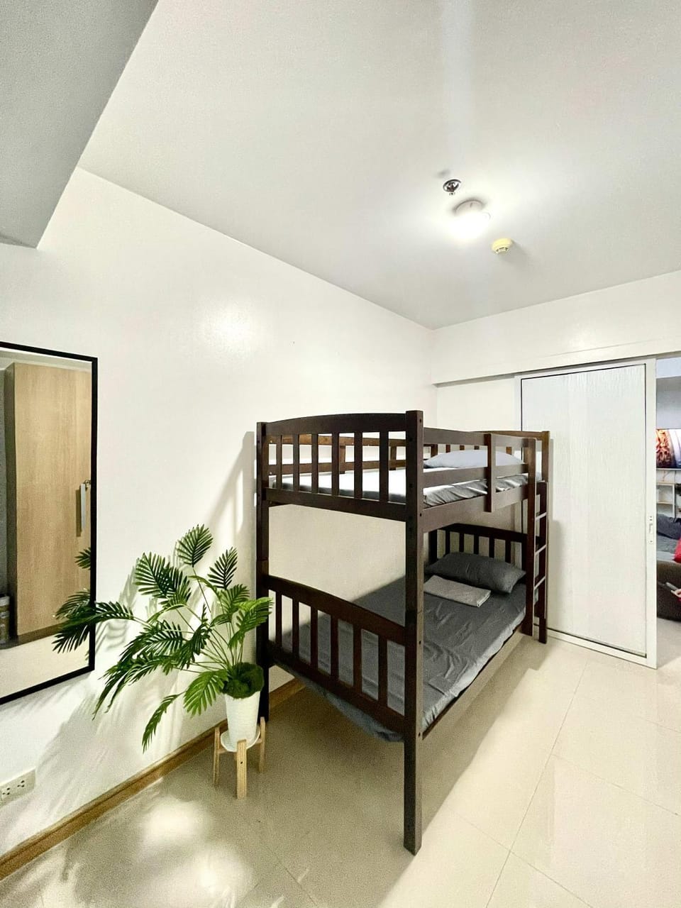 AzurestaycationbyGS Apartment in Paranaque