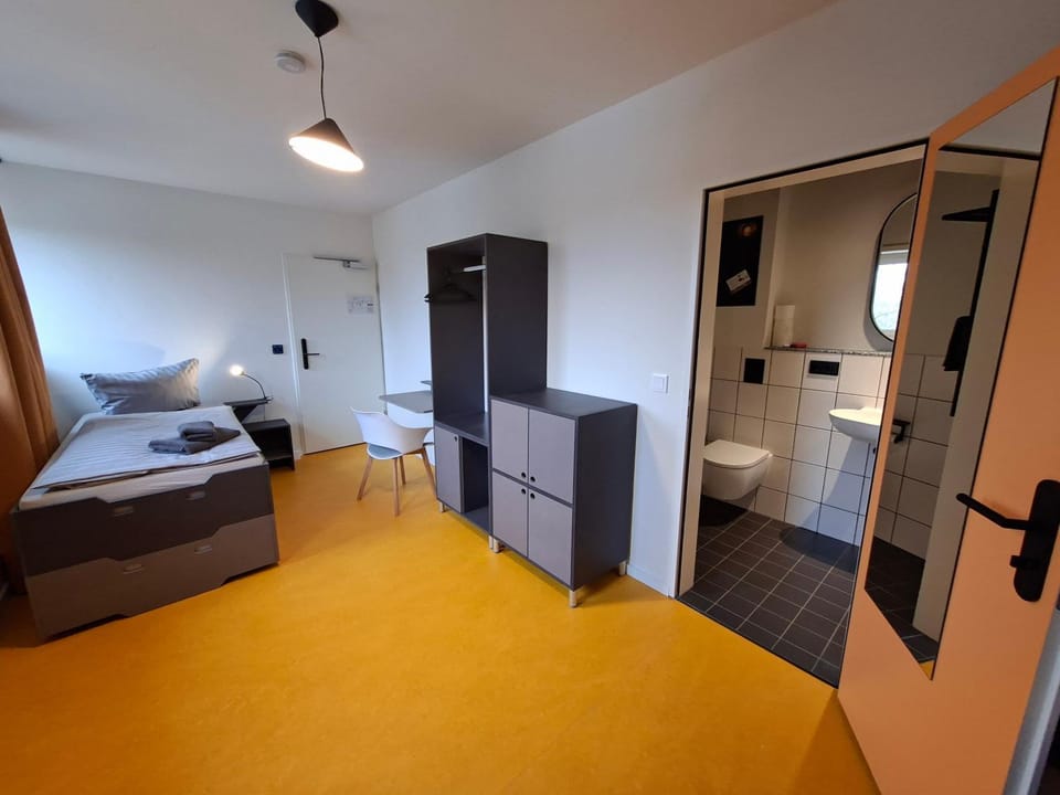 Bed, Bathroom, Photo of the whole room, wardrobe
