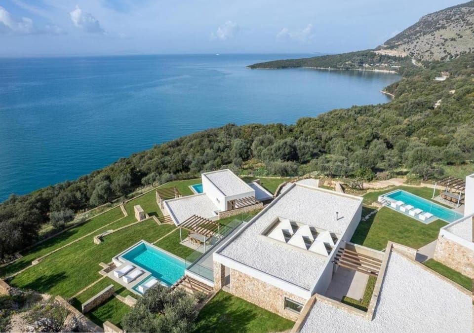 Property building, Bird's eye view, Pool view, Sea view, Swimming pool