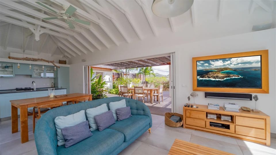 A Caribbean Gem With Stunning Hill and Ocean View Villa in Toulouse