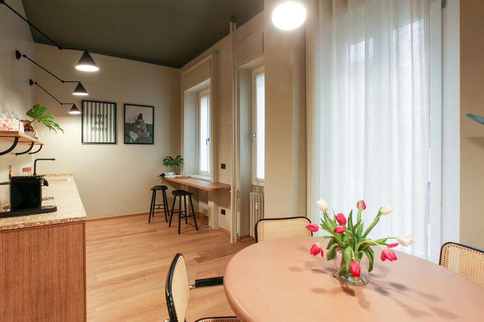 Living room, Dining area, flat iron, microwave