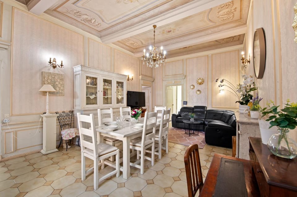 Élégant 4 pièces à deux pas de la rue piétonne Apartment in Menton